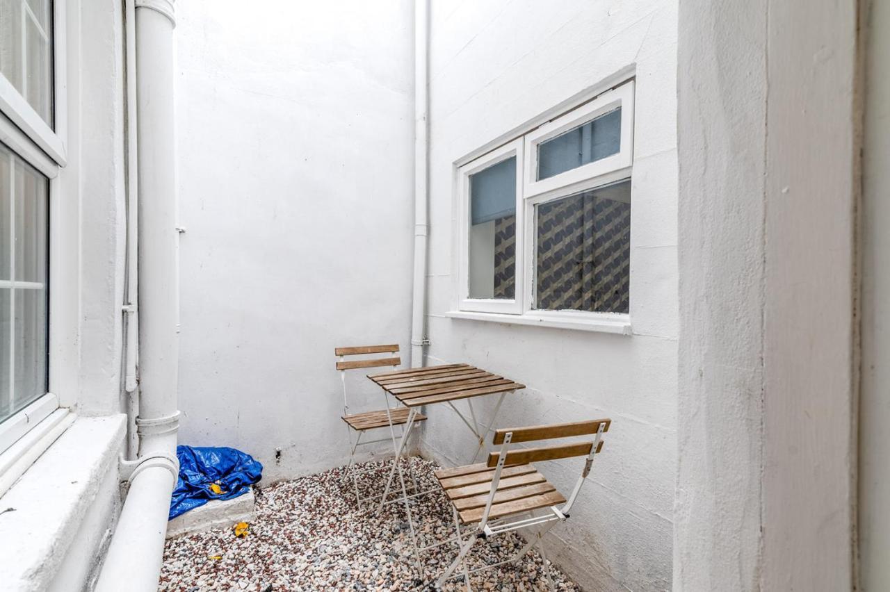 Modern One Bedroom Apartments In Hove Esterno foto