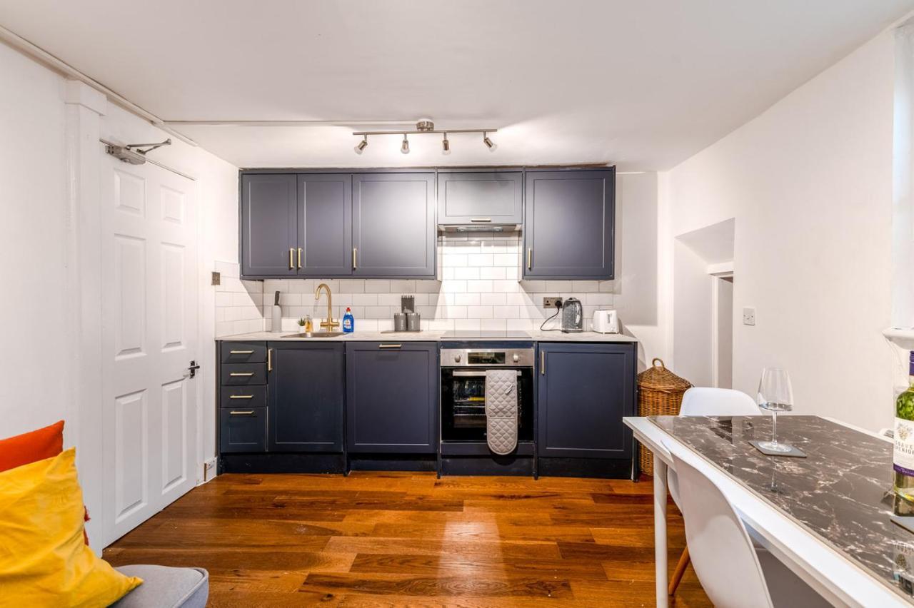 Modern One Bedroom Apartments In Hove Esterno foto