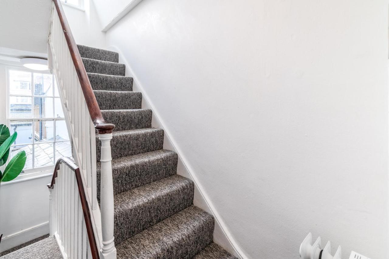 Modern One Bedroom Apartments In Hove Esterno foto
