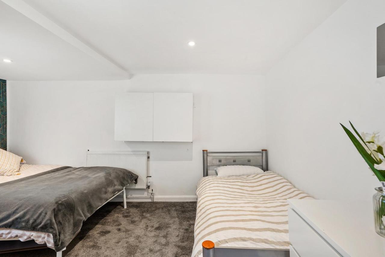 Modern One Bedroom Apartments In Hove Esterno foto