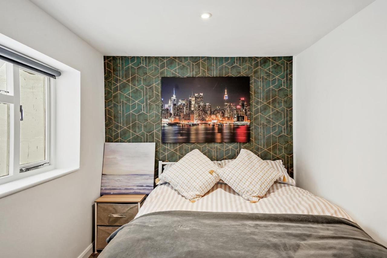 Modern One Bedroom Apartments In Hove Esterno foto
