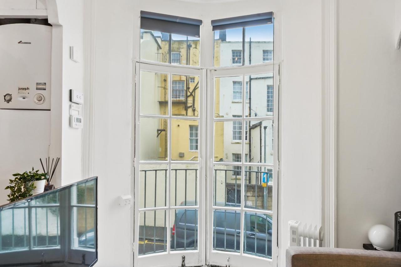 Modern One Bedroom Apartments In Hove Esterno foto