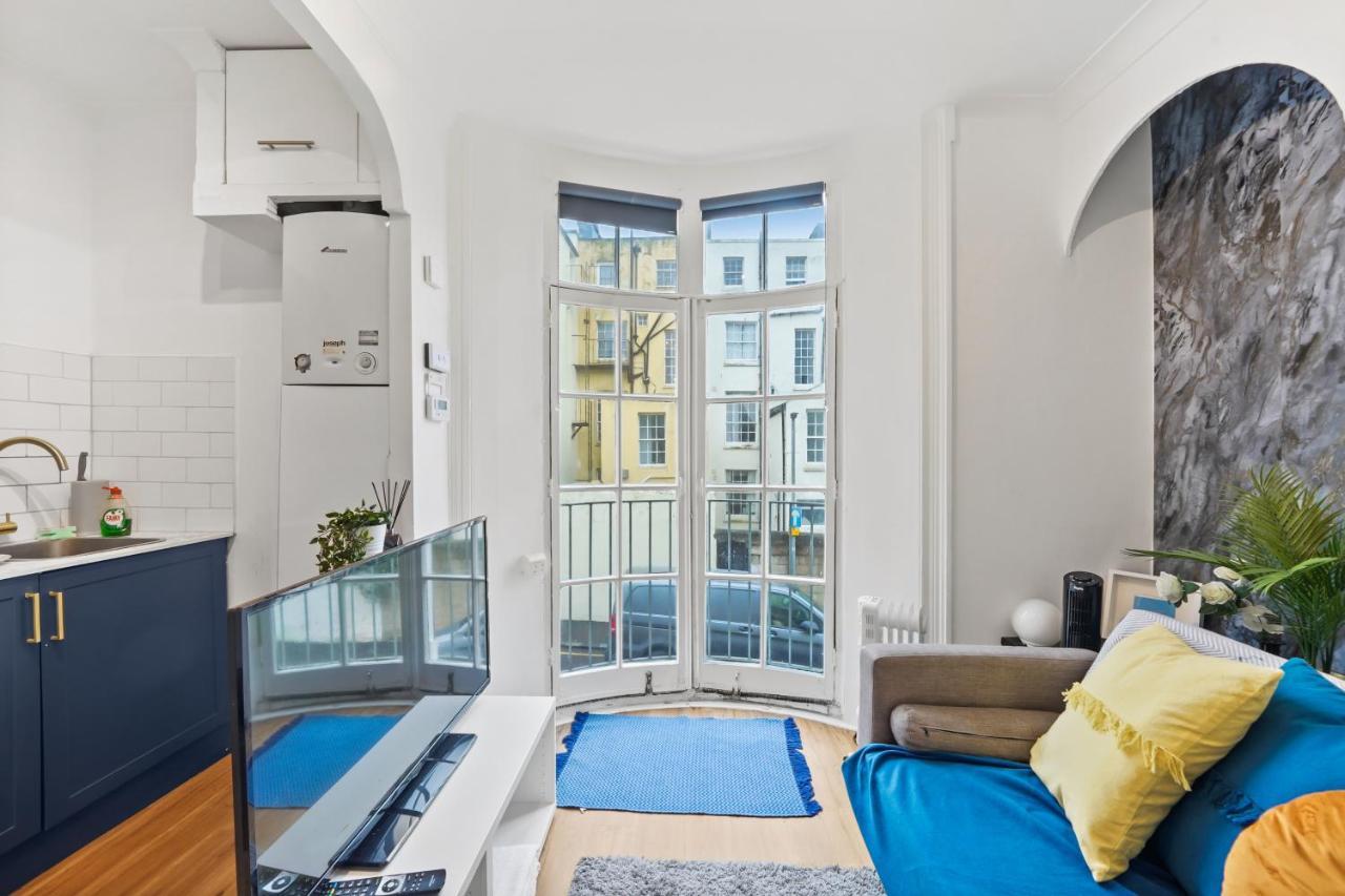 Modern One Bedroom Apartments In Hove Esterno foto