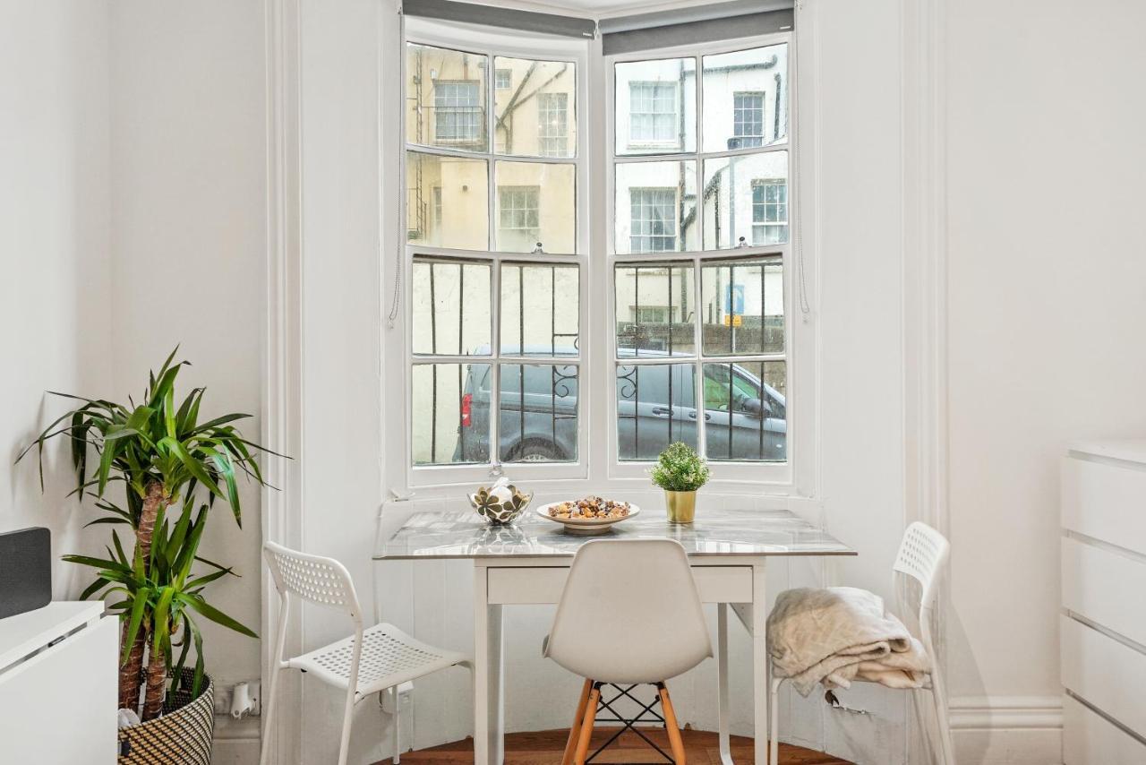 Modern One Bedroom Apartments In Hove Esterno foto
