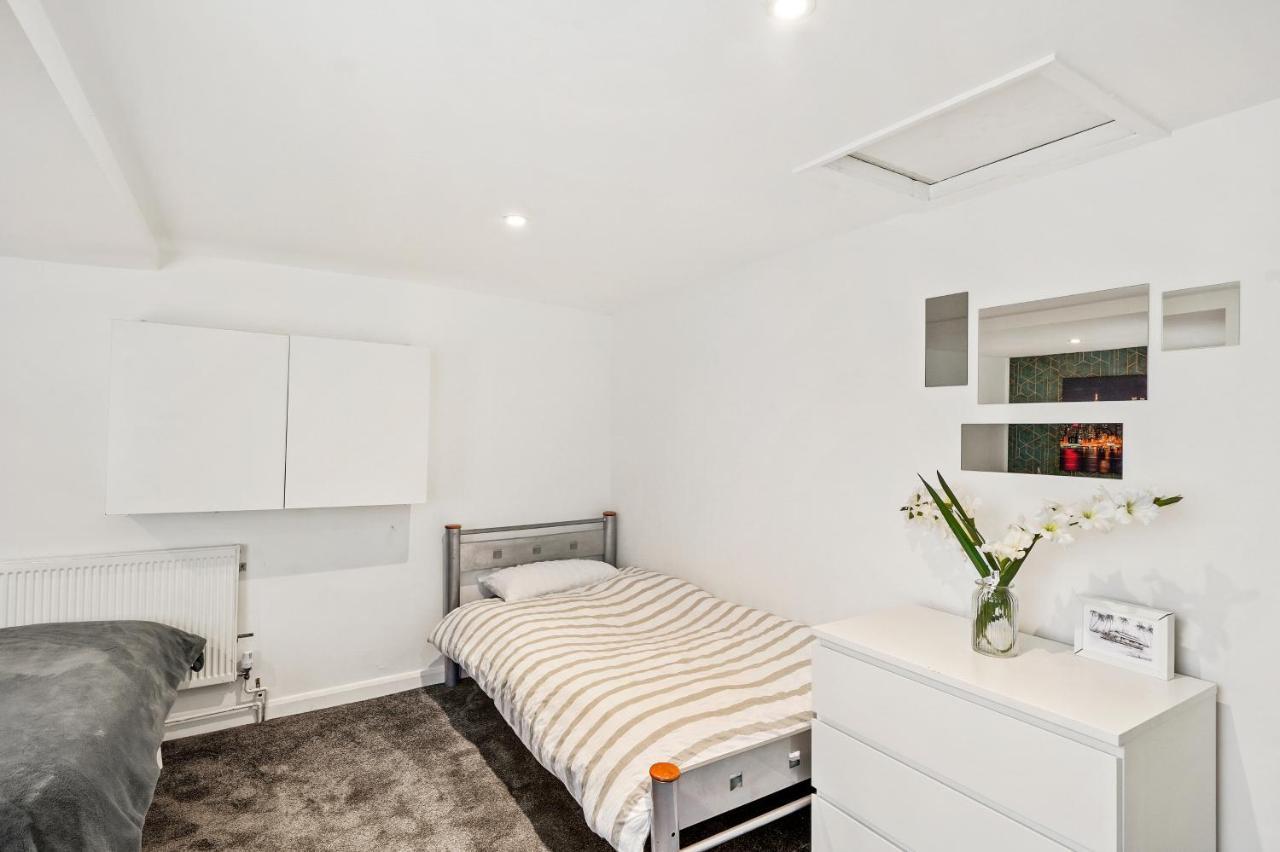 Modern One Bedroom Apartments In Hove Esterno foto